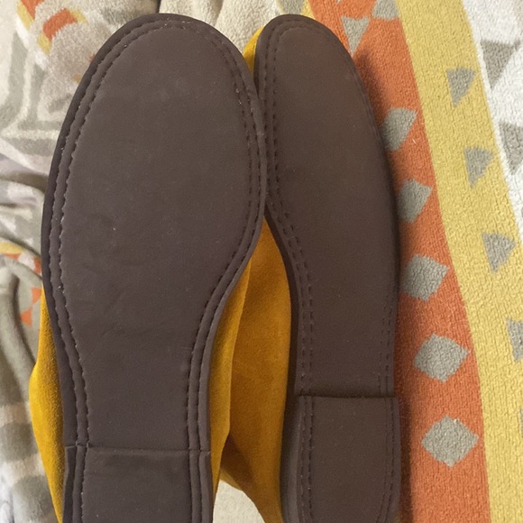 GORGEOUS new tall moccasins - Picture 4 of 9